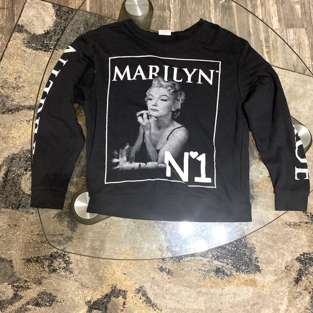 Black and white Marilyn Monroe long sleeve tee